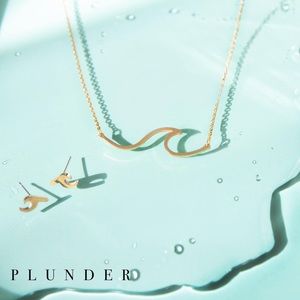 Plunder Wave Necklace and Earrings NWT
